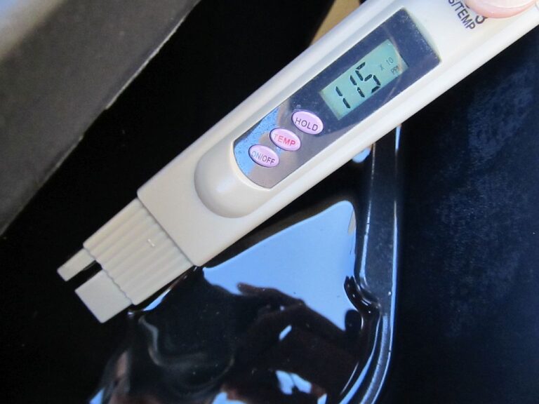 Measuring EC Value with Meter